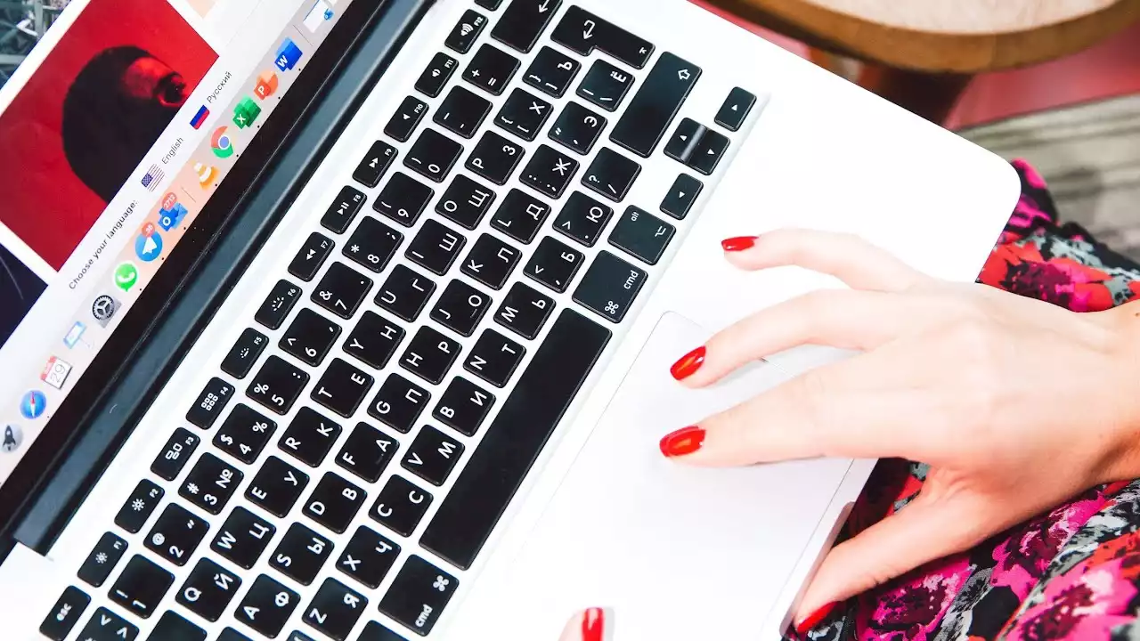 Stressed and sore from too much time at the computer? These 11 tips will help | IMAGE.ie