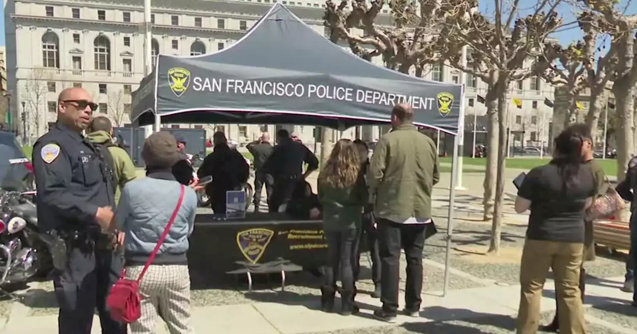 Thousands attend city of San Francisco job fair at Civic Center