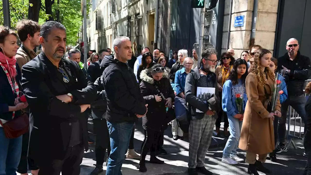 Une semaine après l'effondrement d'un immeuble à Marseille : petit rassemblement en hommage aux victimes