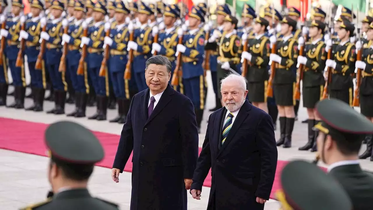 En Chine, Lula resserre ses liens avec Pékin et provoque sur l'Ukraine