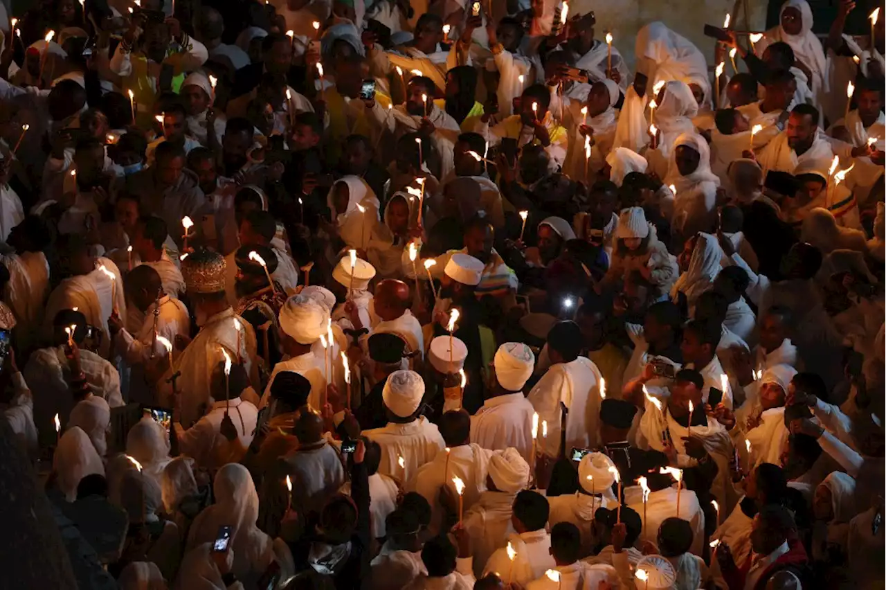 Thousands in Jerusalem for Orthodox Easter 'Holy Fire' rite ​