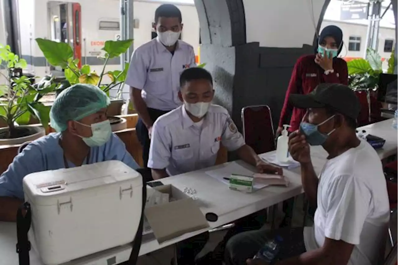 PT KAI Wajibkan Pemudik Lengkapi Syarat Vaksin Covid-19