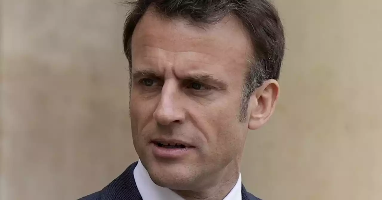 Macron promulga su impopular reforma pensional en Francia, pese a las protestas