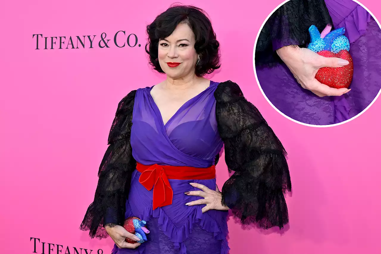 Jennifer Tilly wears $9K heart-shaped Gucci bag to MOCA gala