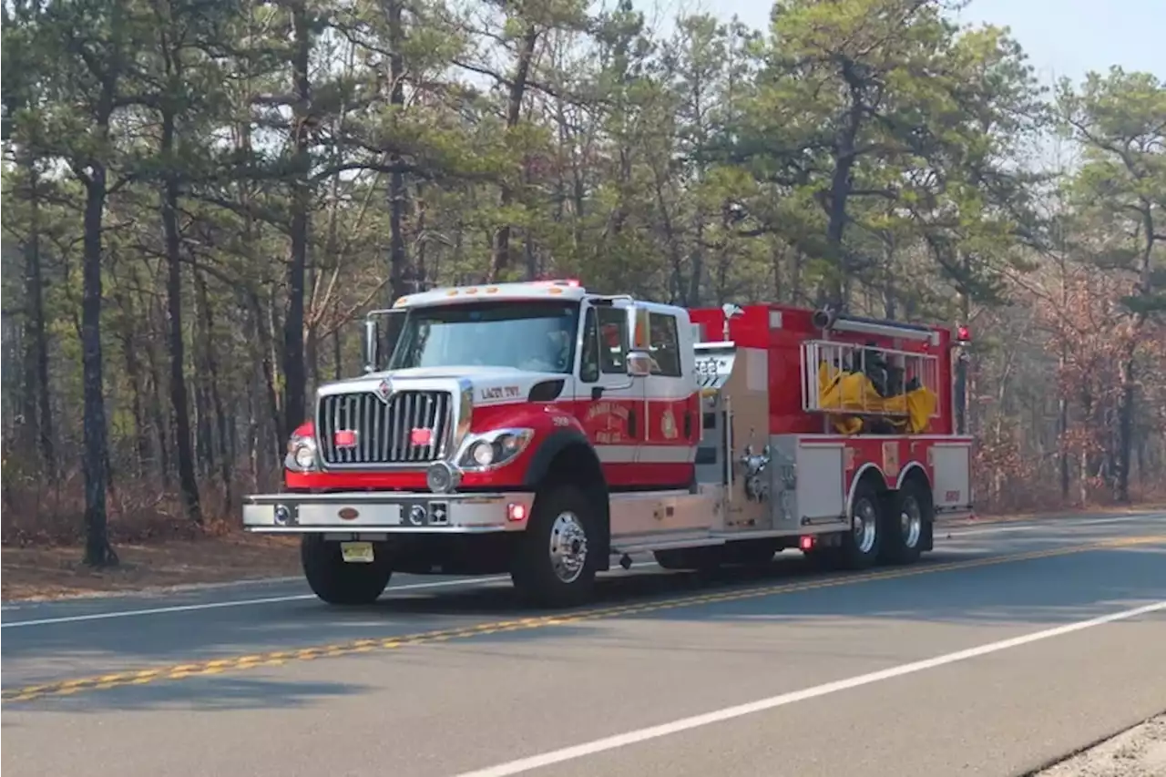 Firefighters battle a 1,600-acre blaze in Ocean County that broke out Saturday morning