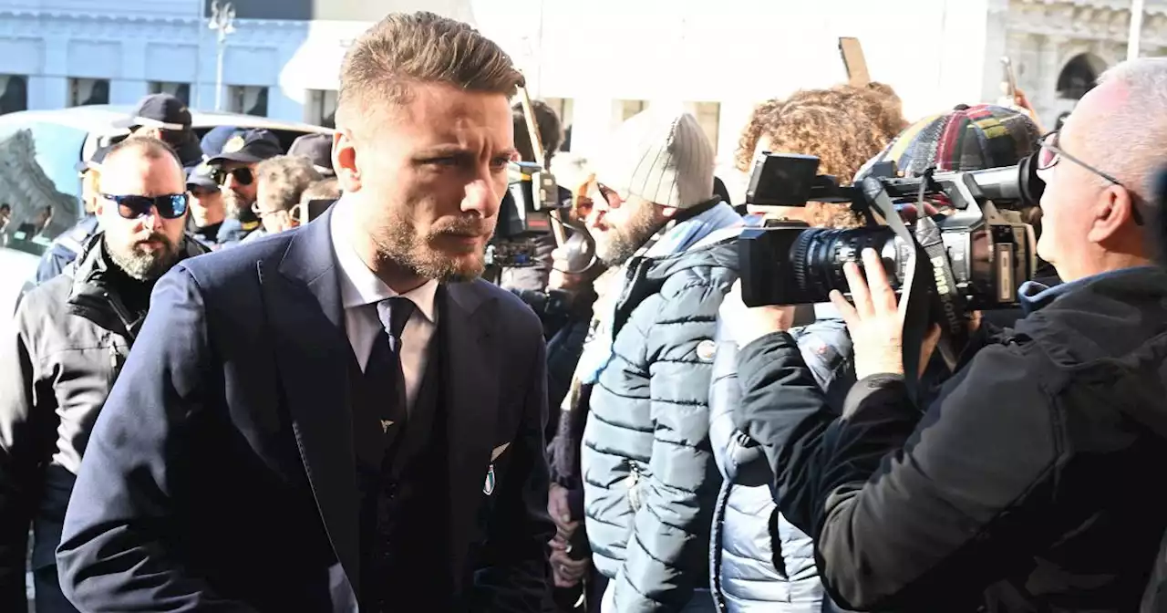 Scontro frontale tra l'auto di Ciro Immobile e un tram, il calciatore sta bene