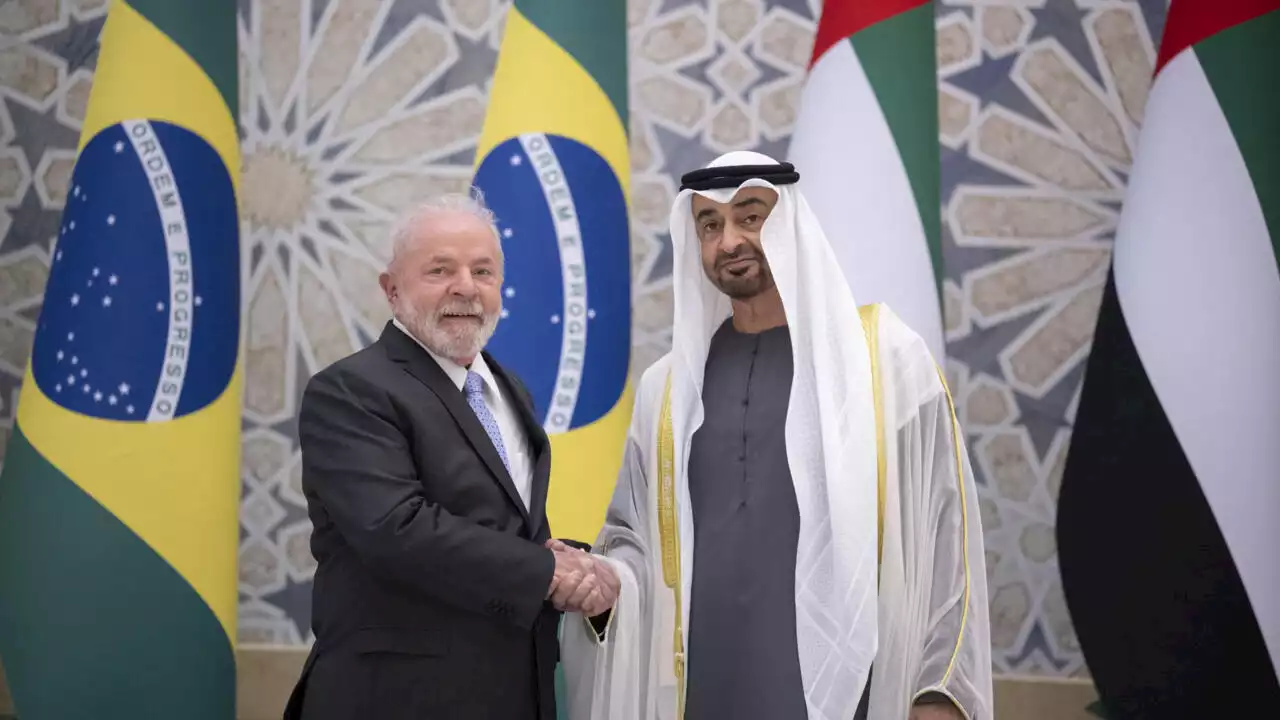 Brésil: le président Lula continue sa tournée par une escale à Abou Dhabi