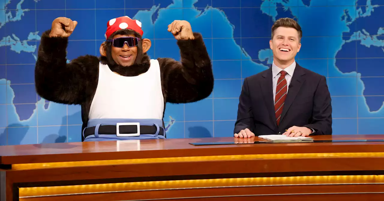 Kenan Thompson makes a hilarious appearance as a disgruntled Funky Kong in 'Weekend Update'