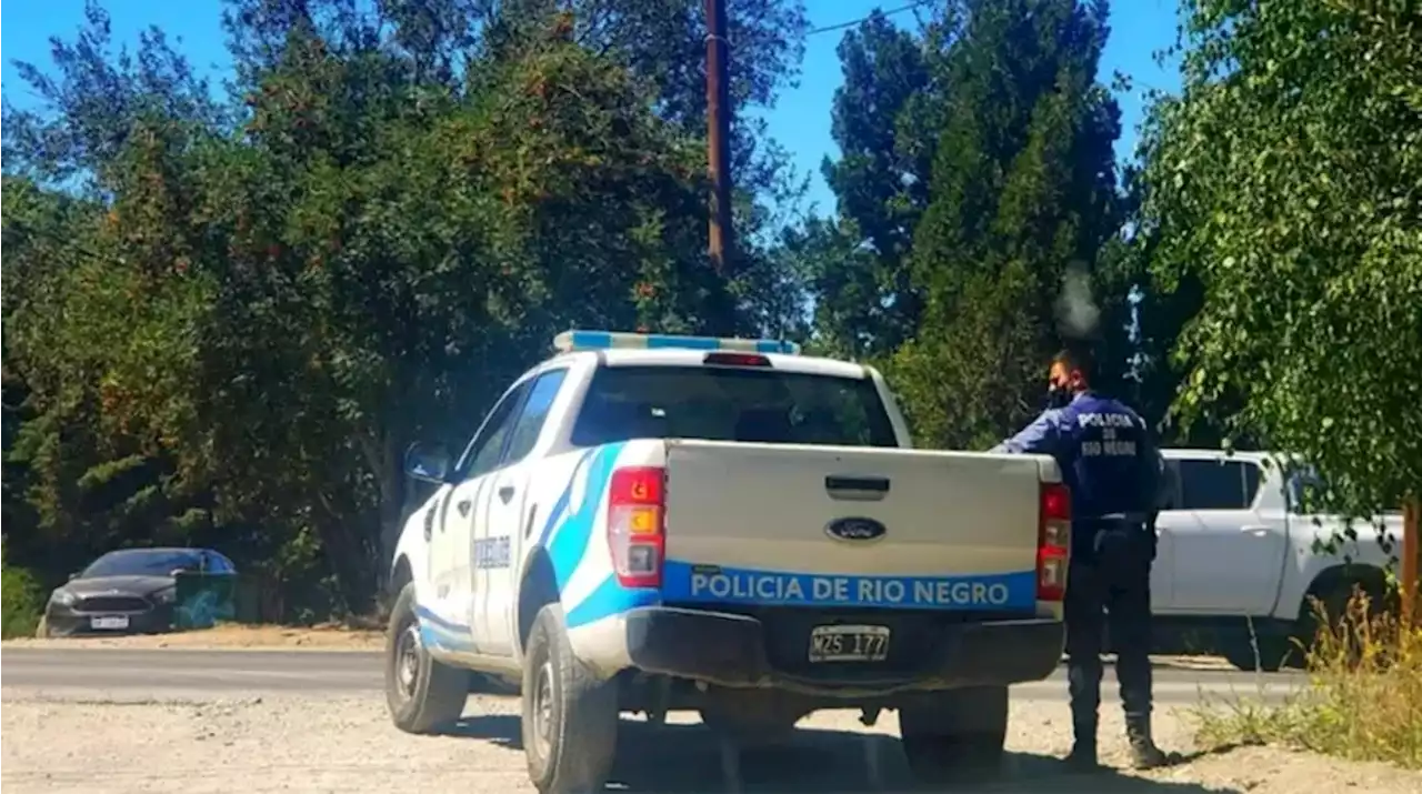 Bariloche: una mujer cambiaba la rueda de su auto y fue atropellada por un funcionario municipal