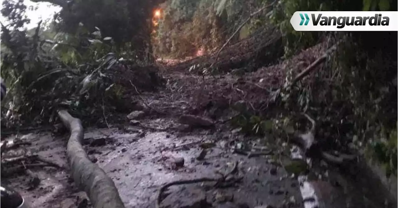 Por derrumbes hay cierres en la vía entre Piedecuesta y La Mesa de Los Santos