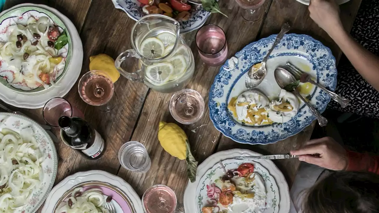 How to Host a Gorgeous Dinner Party Without Cooking