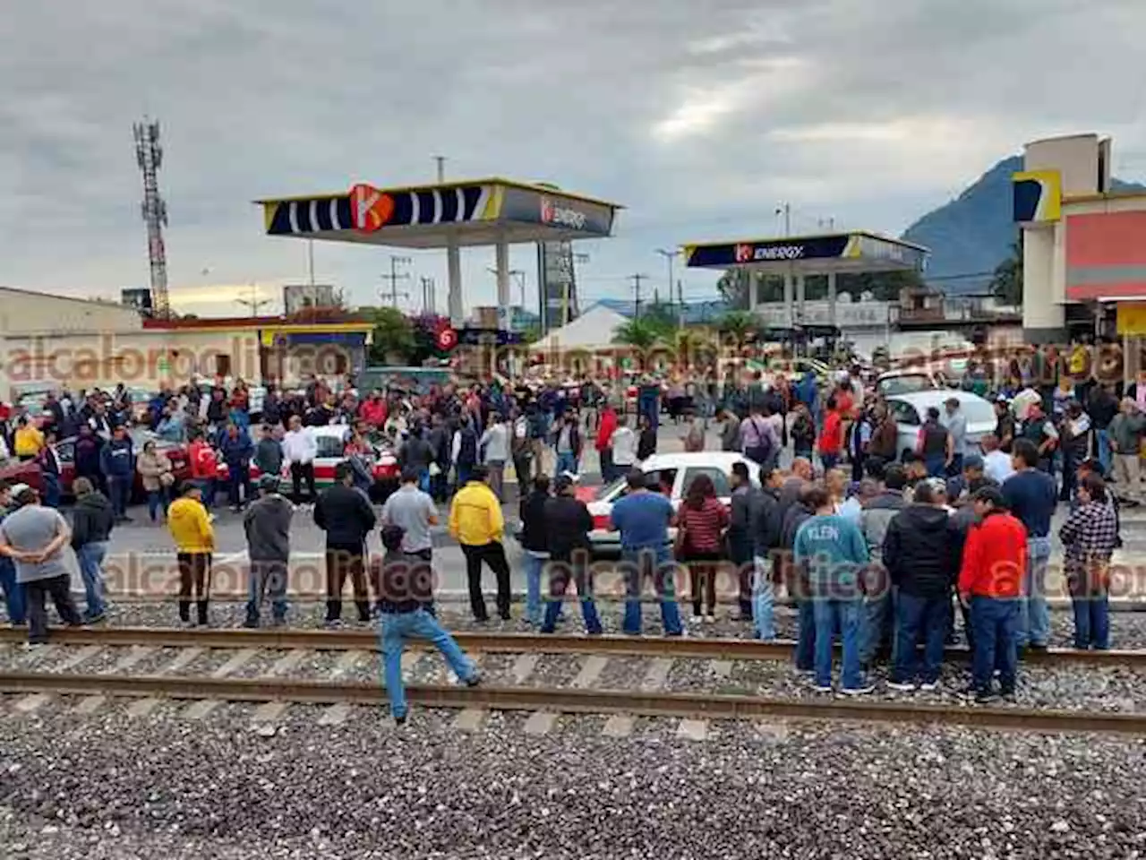 Taxistas de Orizaba llevarán reclamos a Xalapa