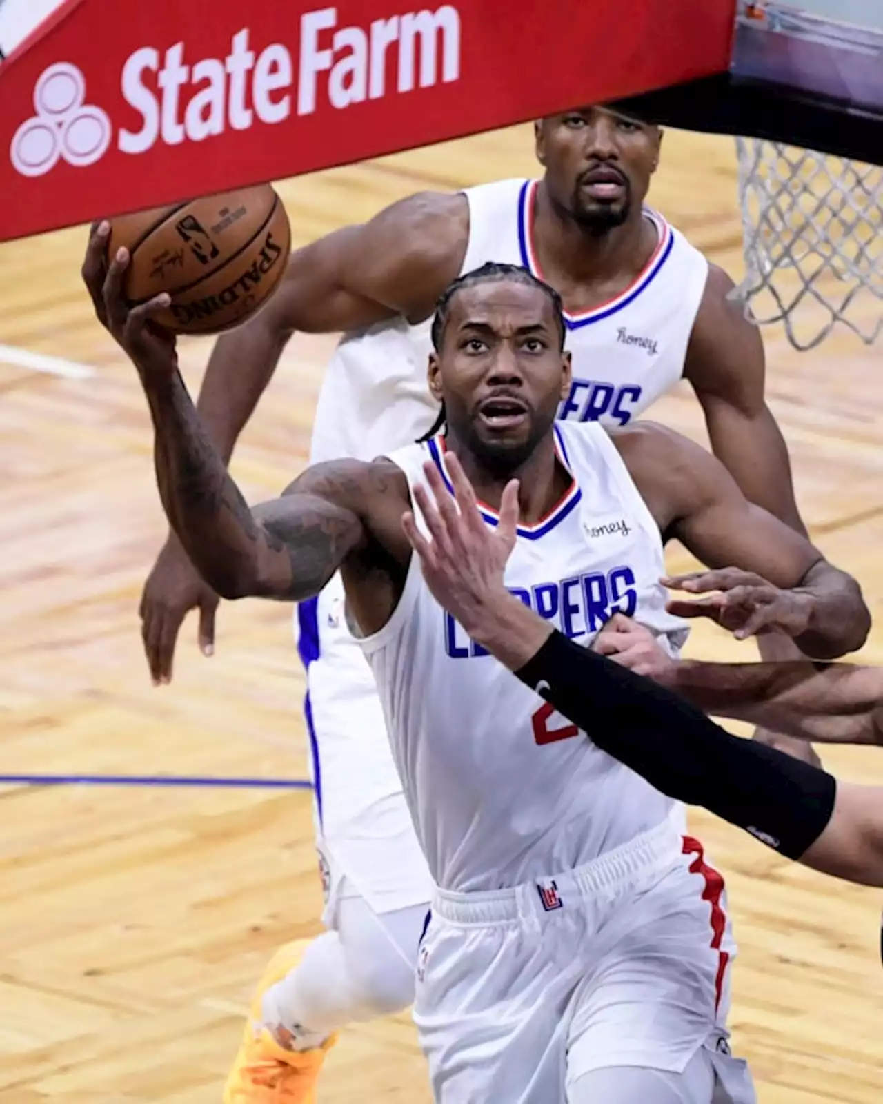 NBA: Kawhi Leonard drops 38 as Clippers dispatch Suns