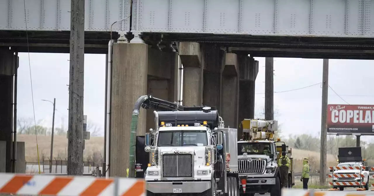 NIPSCO transmission pole fire early Monday shuts Toll Road, South Shore