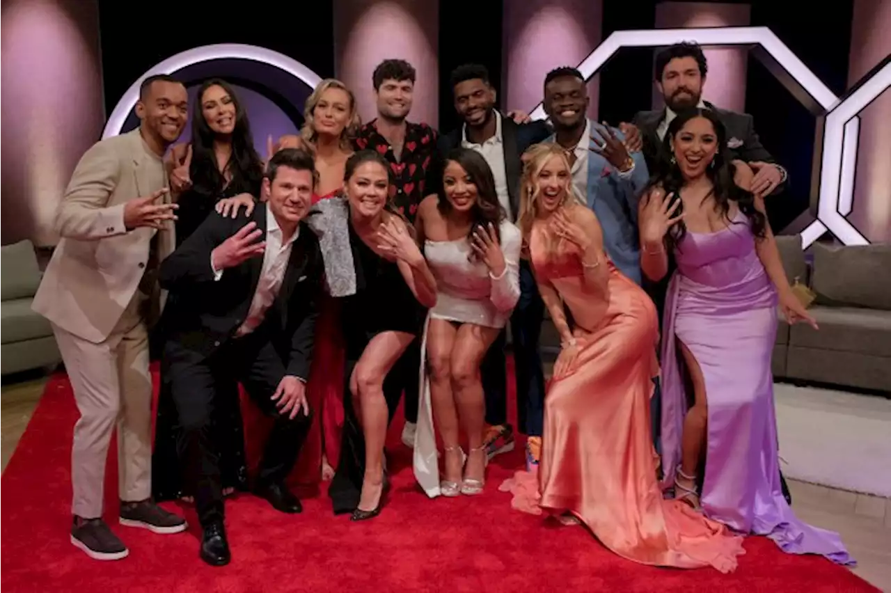 ‘Love Is Blind’: Vanessa Lachey Addresses Tech Snafu At Top Of Reunion Show