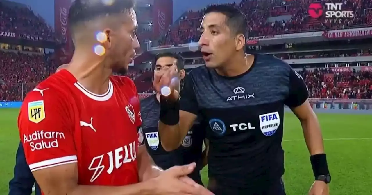 Falcón Pérez a los jugadores del Rojo: '¿Ustedes no tienen la culpa de nada?'