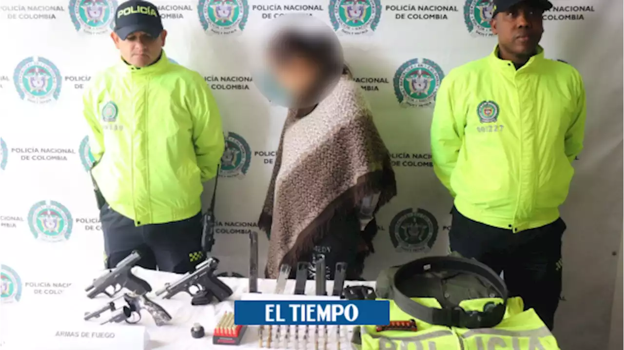 Capturan a mujer con un arsenal de armas y munición en Bogotá