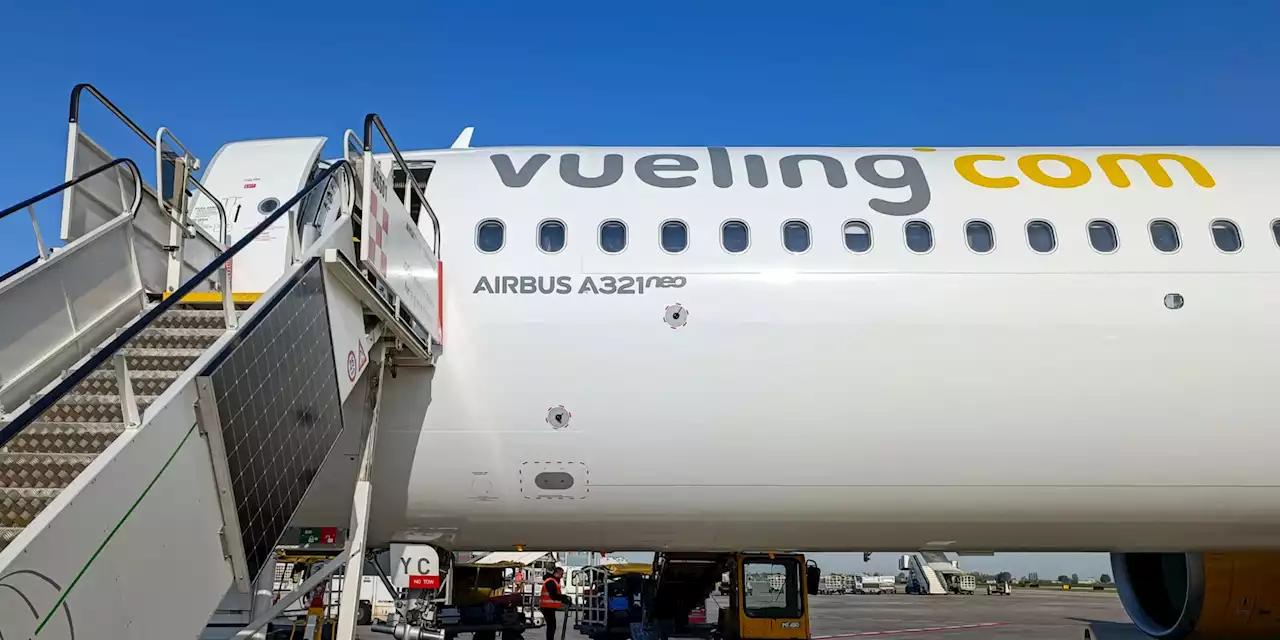 Les hôtesses et les stewards de Vueling basés en France déposent un préavis de grève