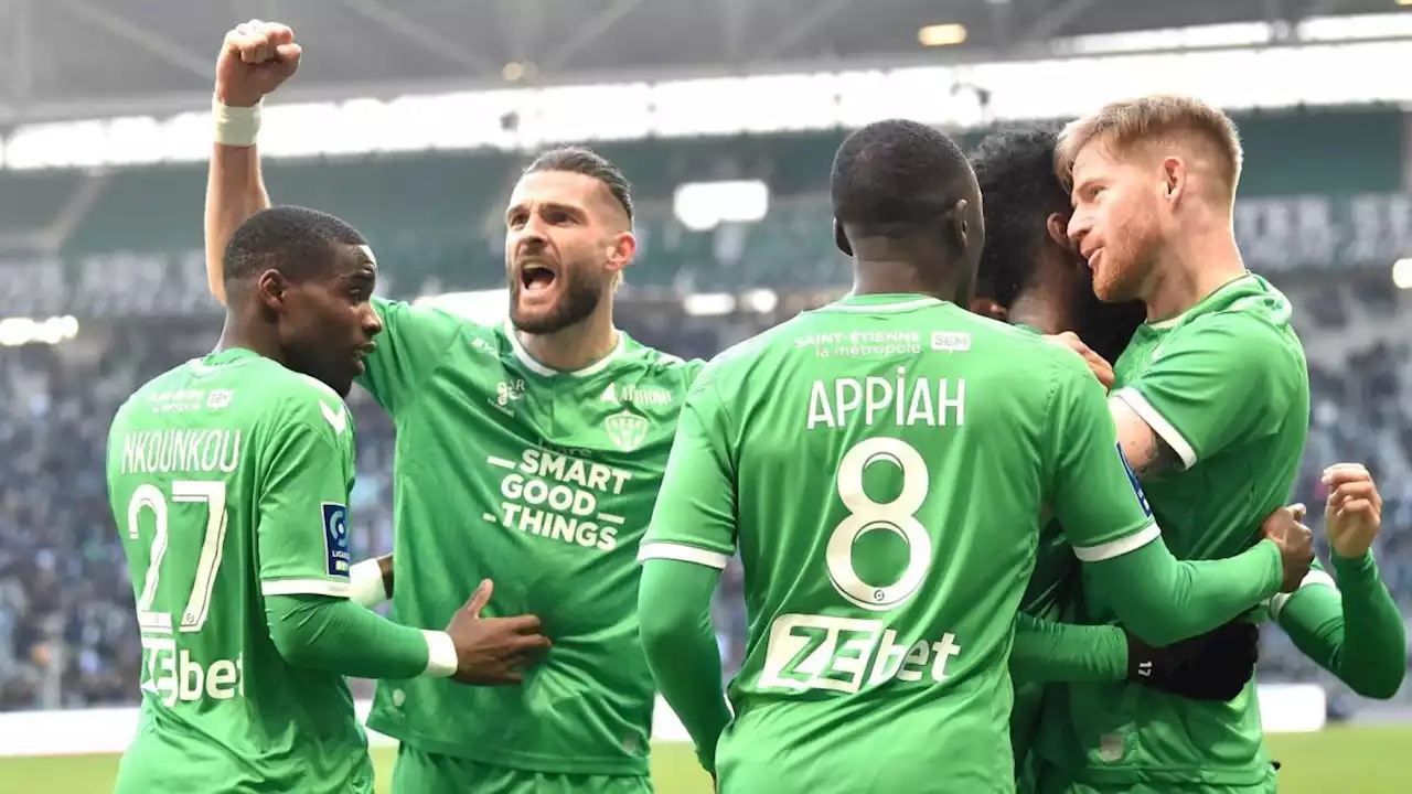 Ligue 2 : Saint-Etienne s’impose avec la manière à Grenoble et retrouve le top 10