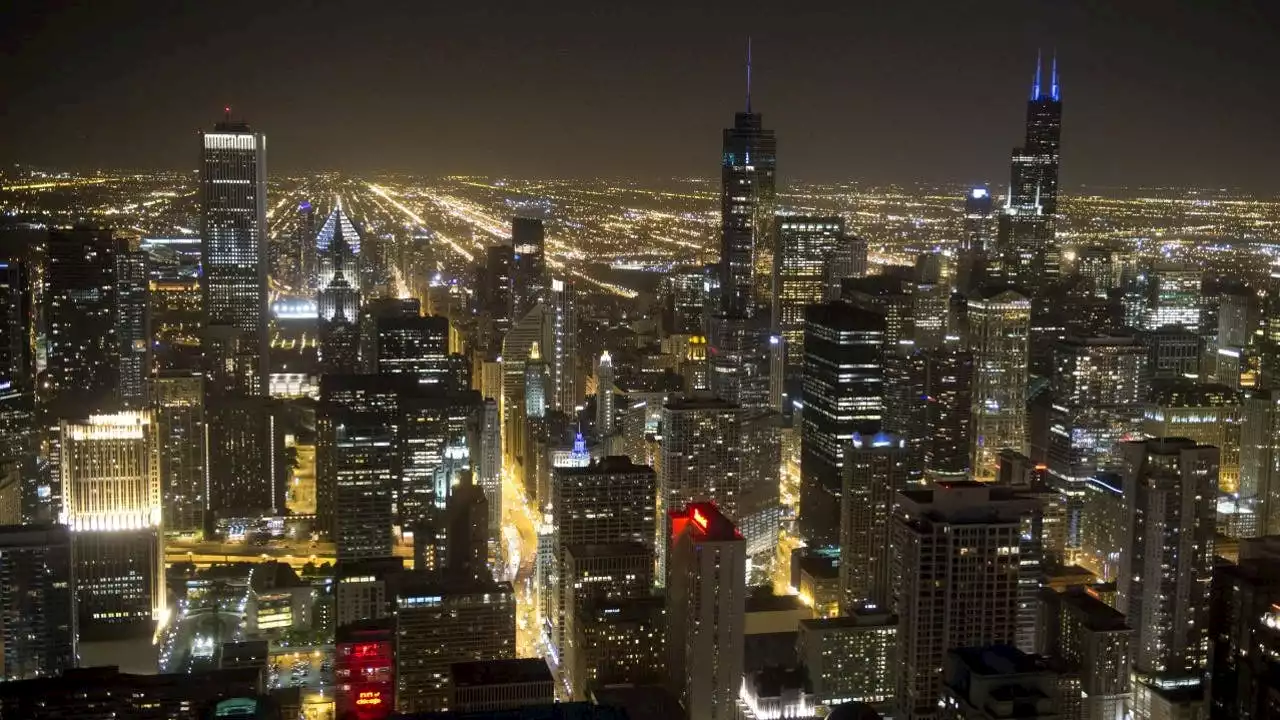 Chicago weather gets off to snowy, windy start this week