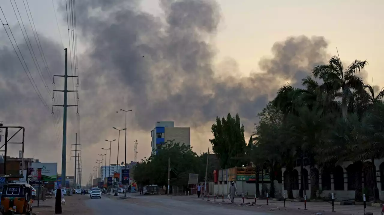 Soudan : 'C'est au-delà de tout ce que je pouvais imaginer', témoigne un habitant de Khartoum, 'choqué' par les combats qui secouent le pays