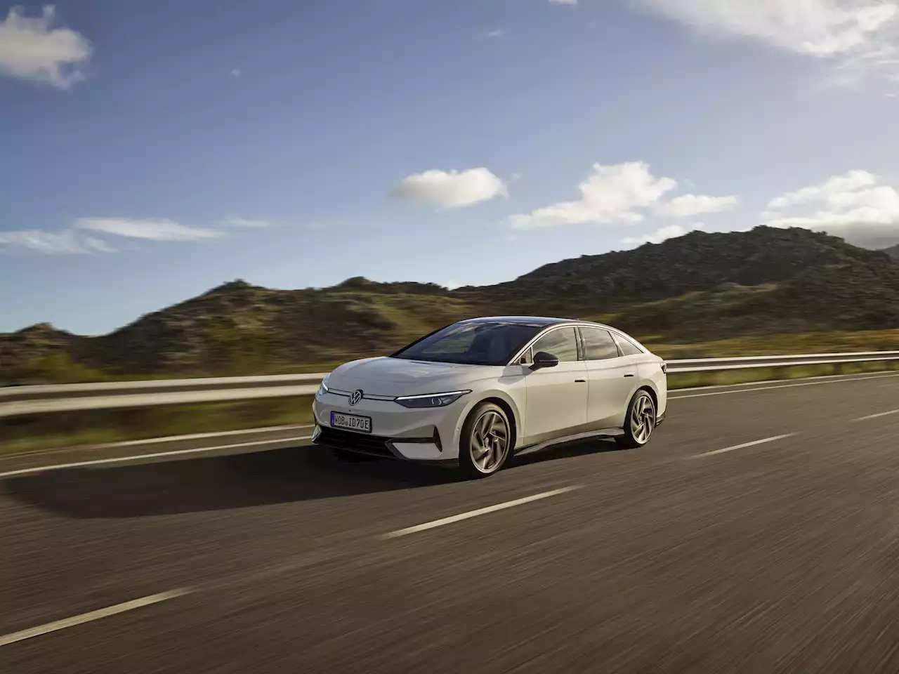 Volkswagen ID.7 : la rivale de la Model 3 enfin dévoilée, avec son impressionnante autonomie