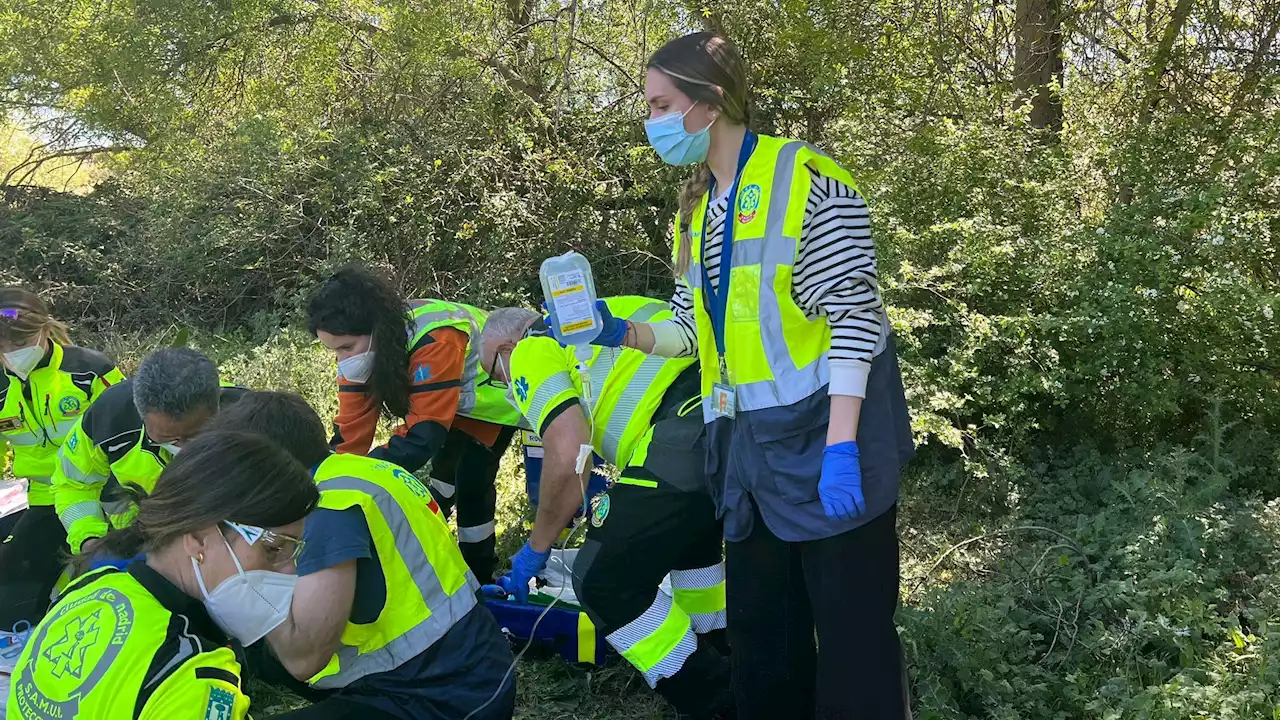 Encuentra un hombre con una puñalada mortal en el pecho en una zona de campo de Madrid