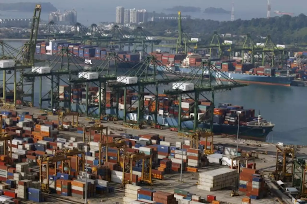 Singapore March exports fall 8.3%, drop less than forecast