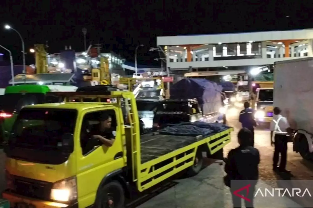 Pemudik Sudah 2 Jam Belum Masuk Kapal di Pelabuhan Bakauheni