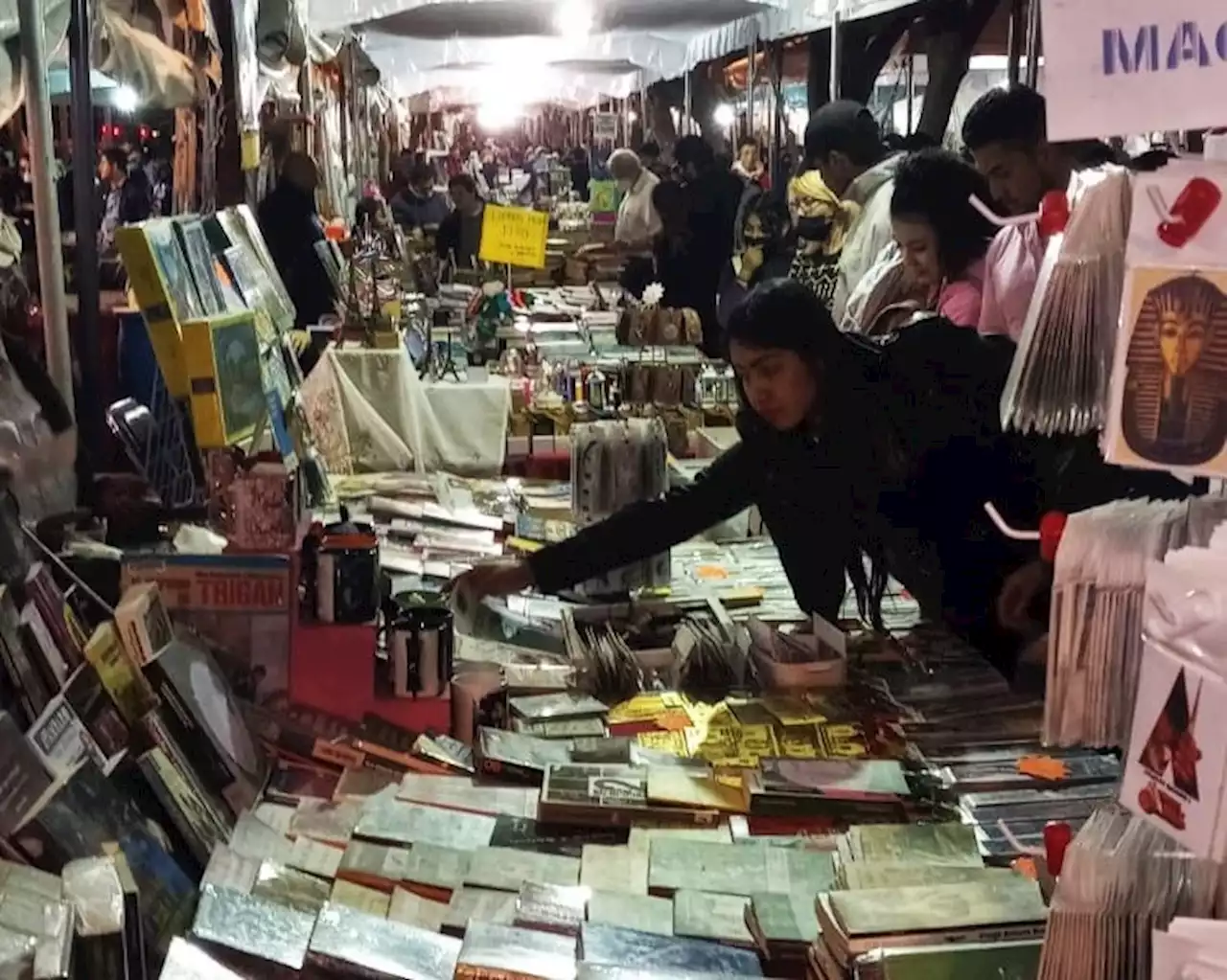 Realizan 13ª Feria del Libro de la Alameda Central