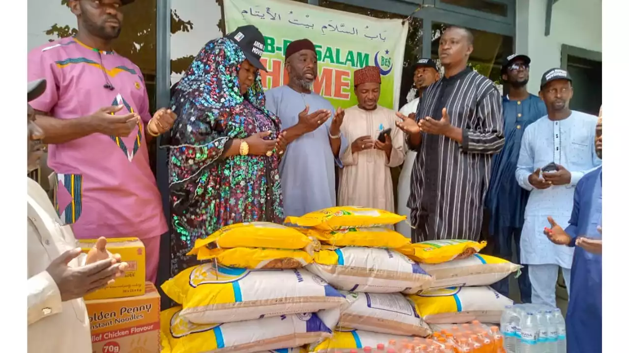 Arewa Community Donates Food Items To Motherless Home