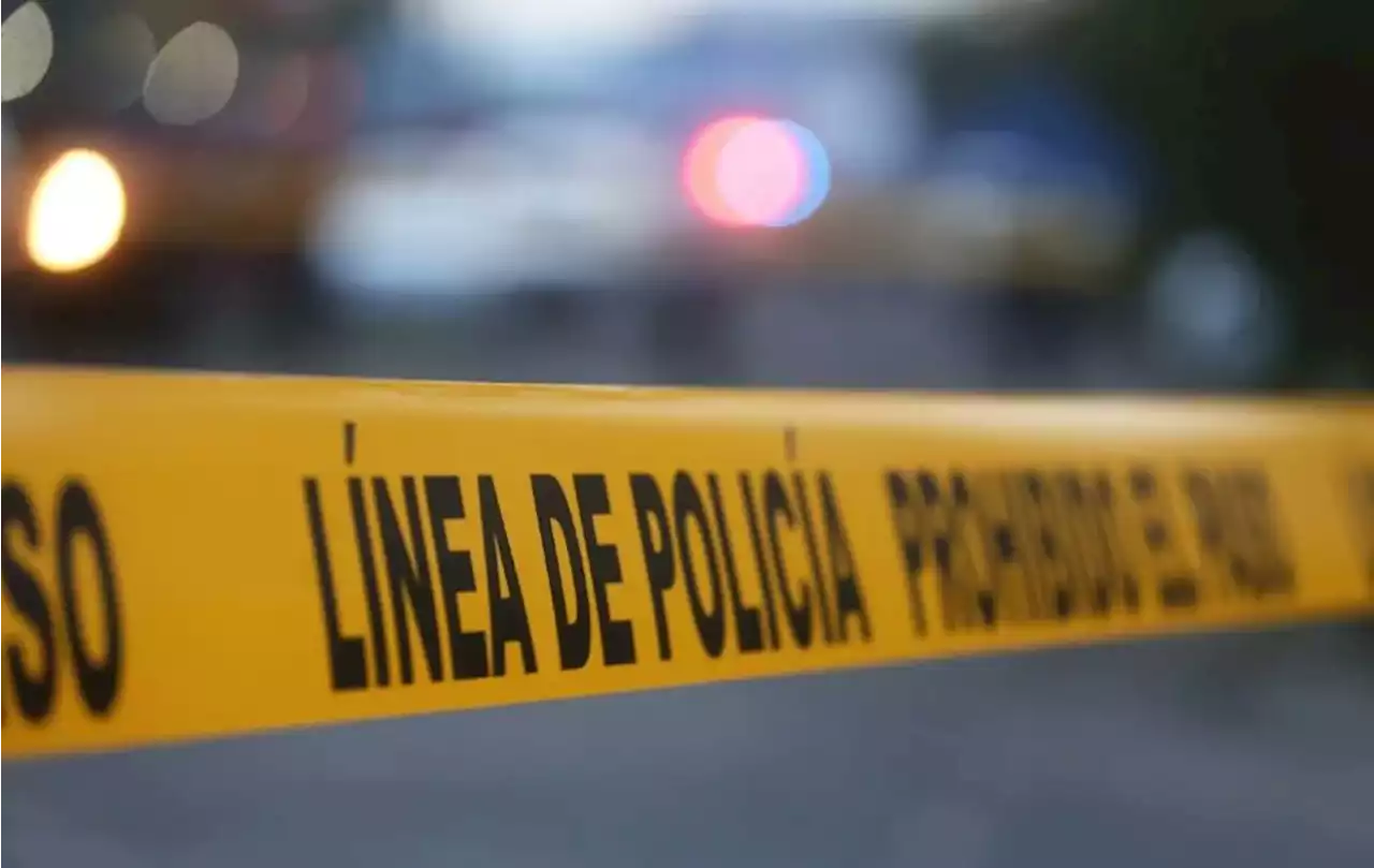 Localizan sin vida a dos hombres al interior de un vehículo en Neza