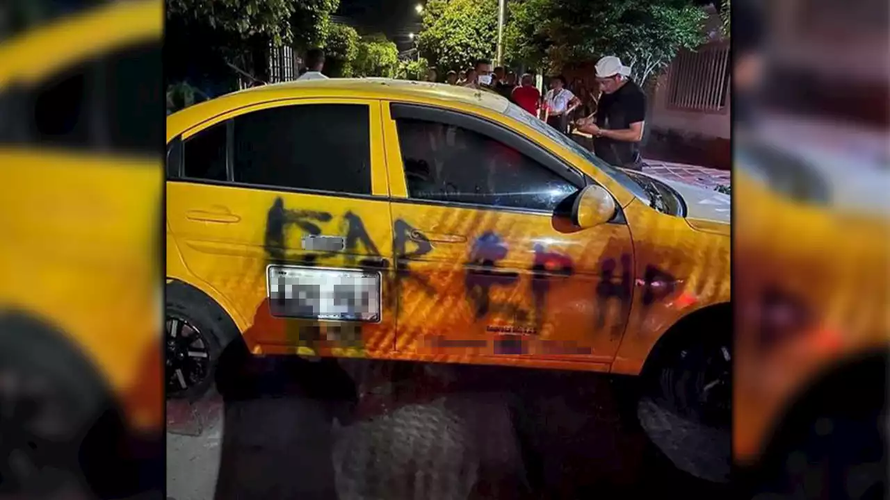 Un taxi fue marcado con las siglas “FARC EP HP” en Santander | Minuto30