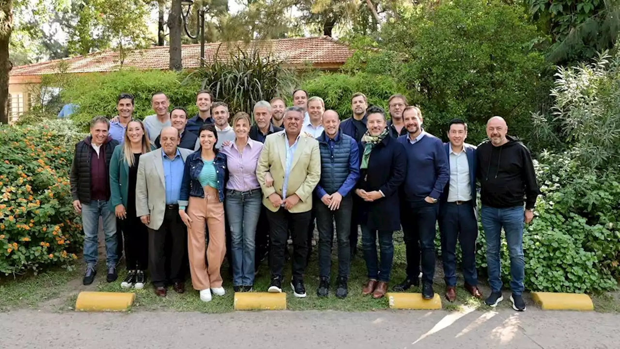 Martín Insaurralde y Chiqui Tapia se reunieron con intendentes, ministros y legisladores | Encuentro en Lomas de Zamora