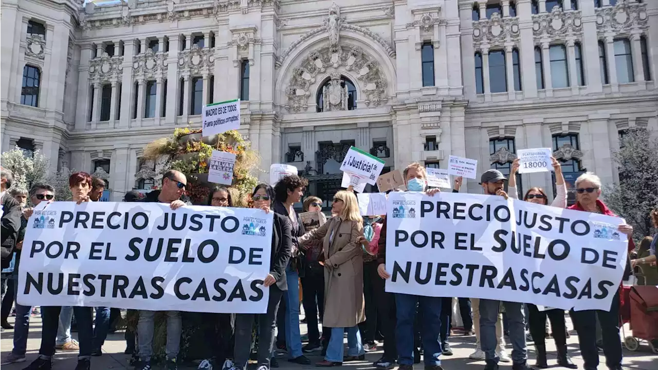 Miles de madrileños, en riesgo de quedarse sin casa por las políticas de Almeida