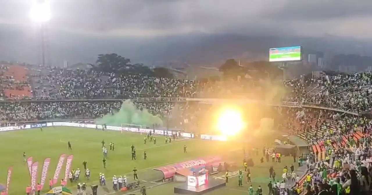 Bombas de estruendo y batalla campal de hinchas Nacional contra la policía