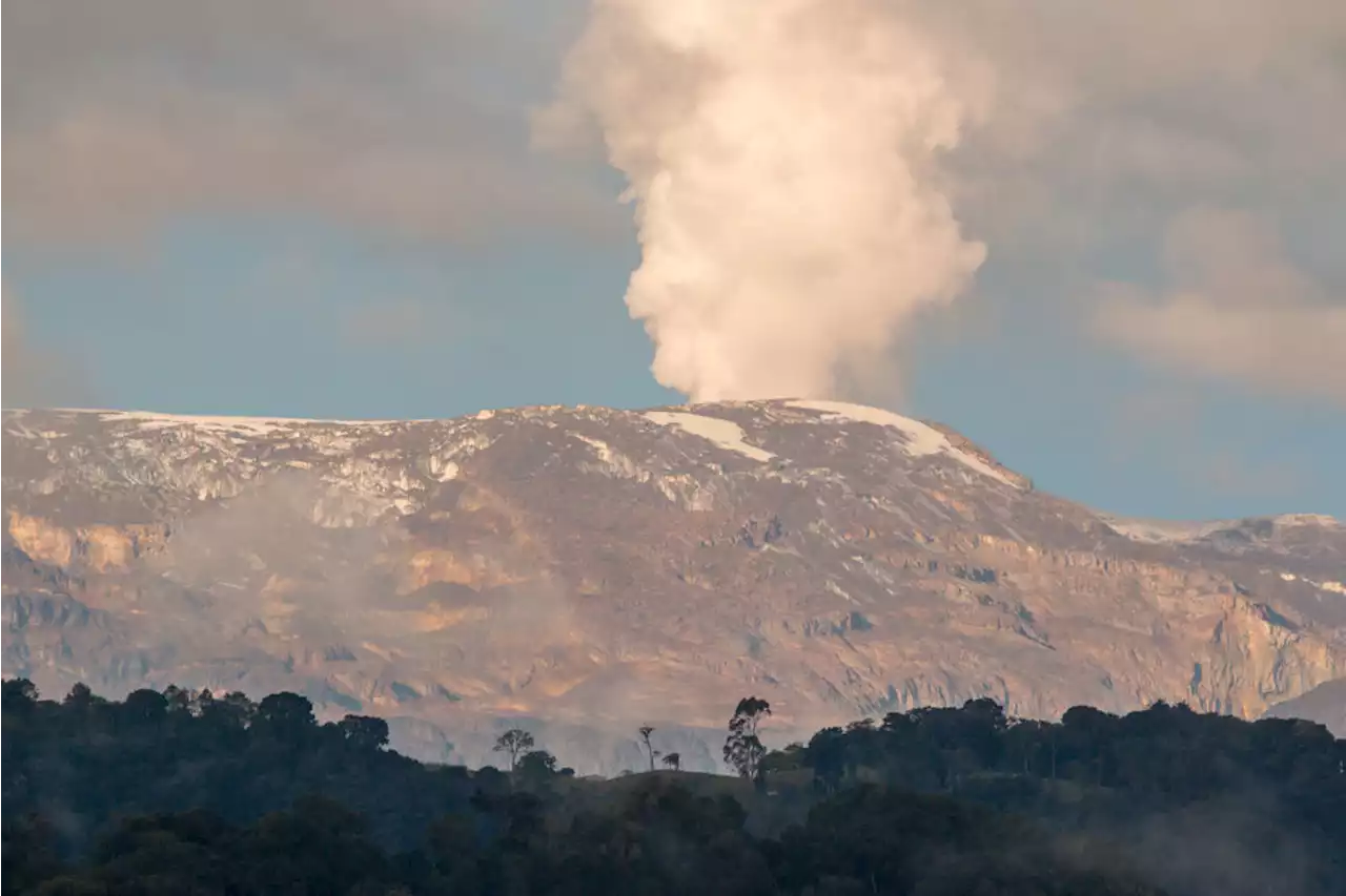 “La mayor erupción en 10 años”: preocupante comunicado sobre el Nevado del Ruiz - Pulzo