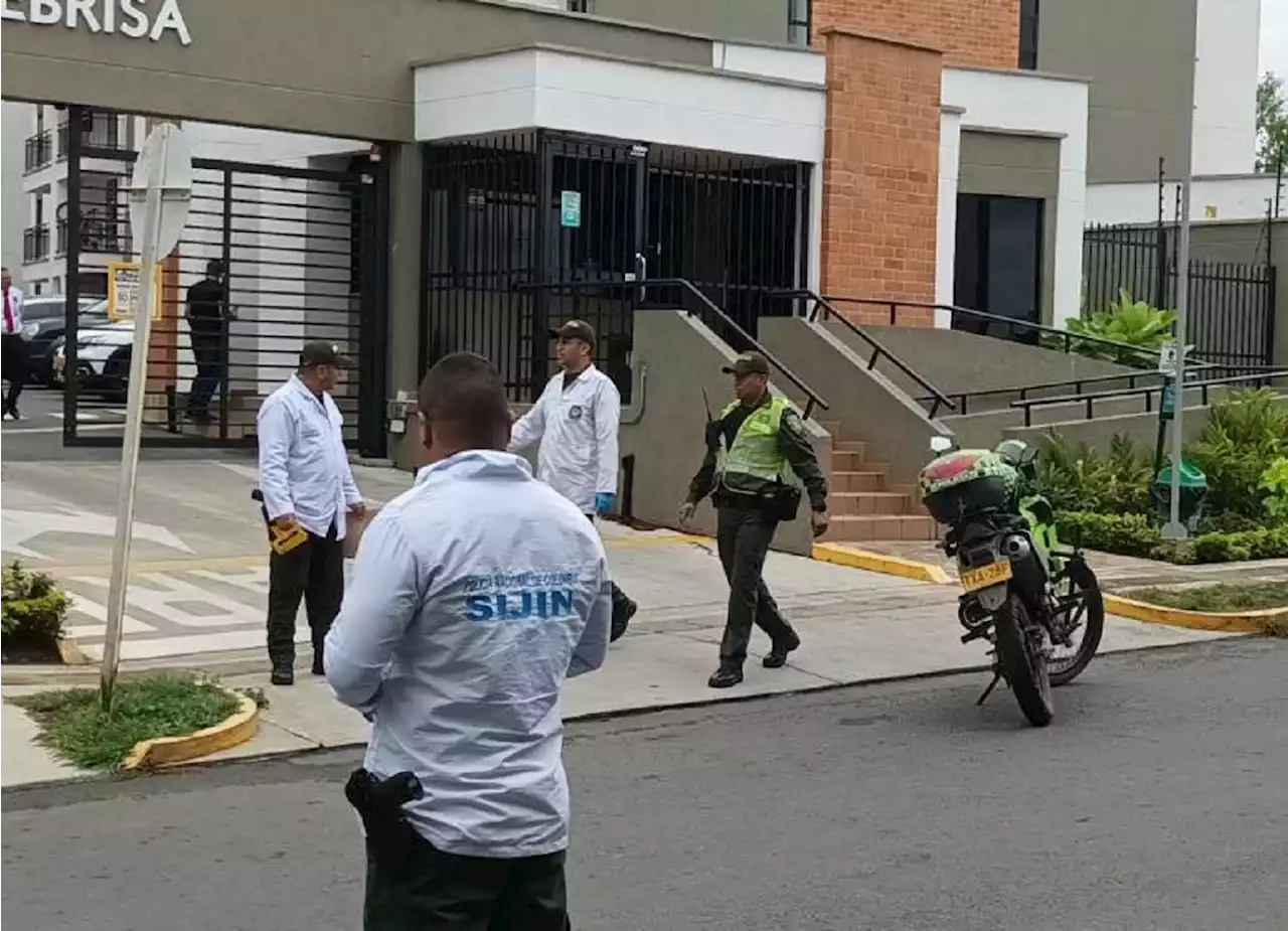 Sicarios mataron a 2 personas en plena calle y escaparon; la tercera víctima resultó ilesa - Pulzo