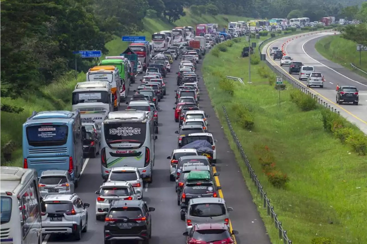 Arus Jalan Tol Jakarta-Cikampek ke Cipali Mulai Ramai |Republika Online