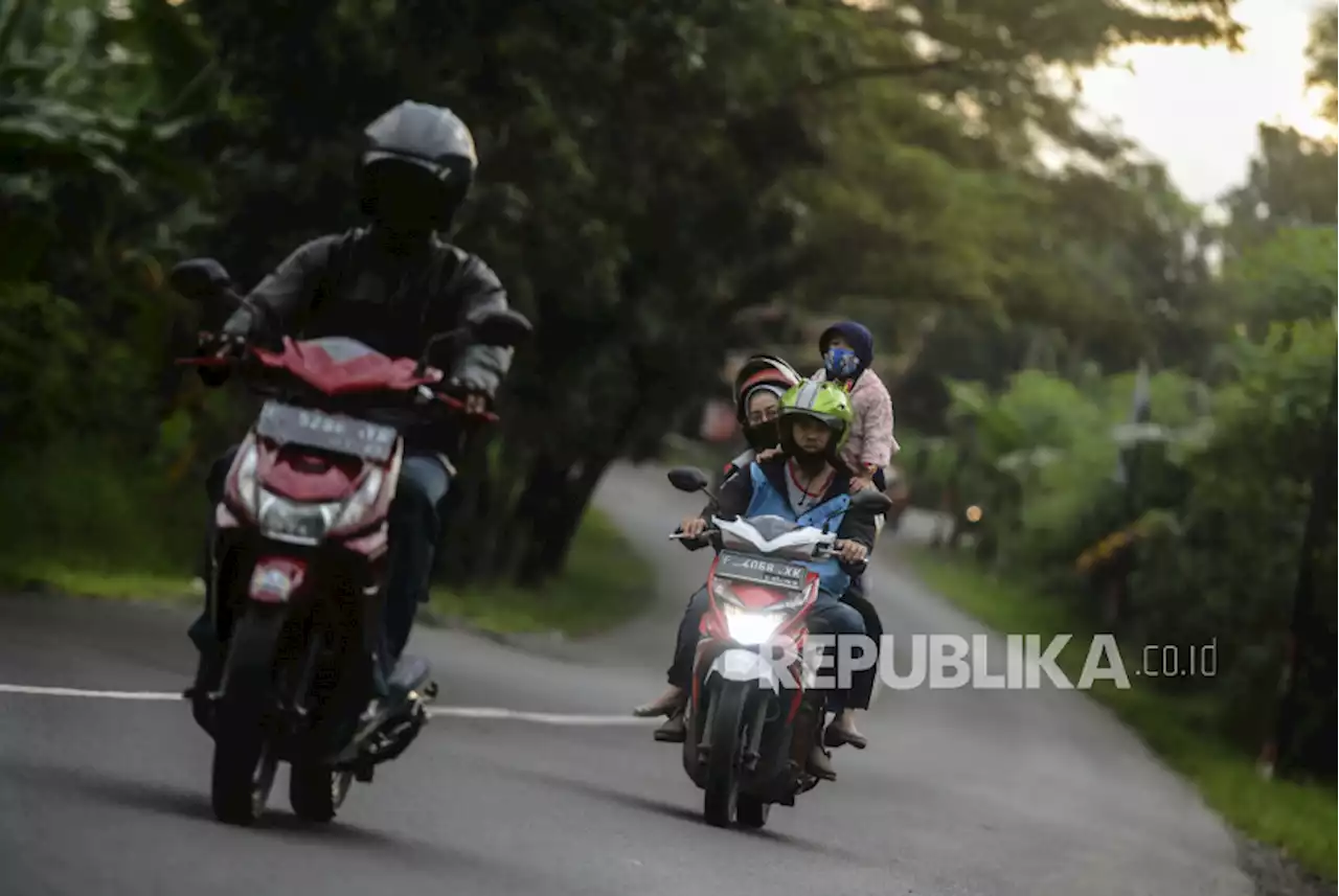 Tim Pengurai Antrean Kendaraan Disiagakan di Jalur Mudik Cianjur |Republika Online