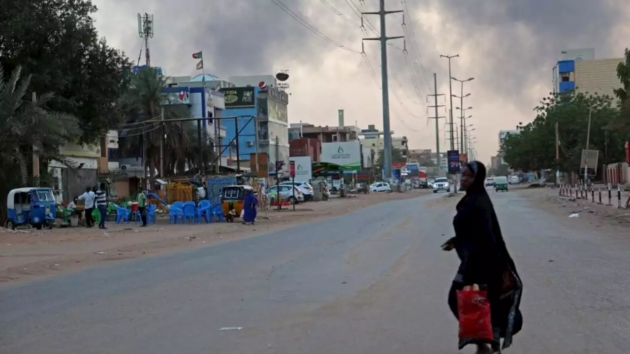 Soudan: à Khartoum, les civils pris entre les feux croisés de l'armée et des paramilitaires