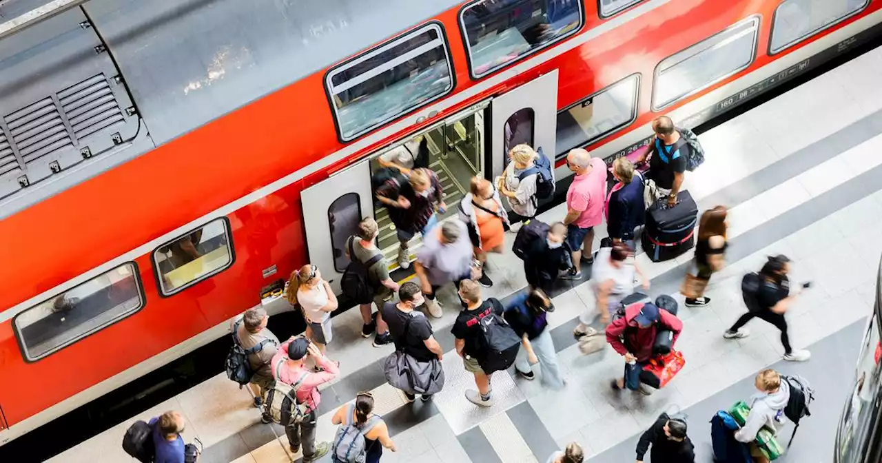 Diebstähle und Körperverletzungen: 49-Euro-Ticket könnte zu mehr Gewalt in Bus und Bahn führen