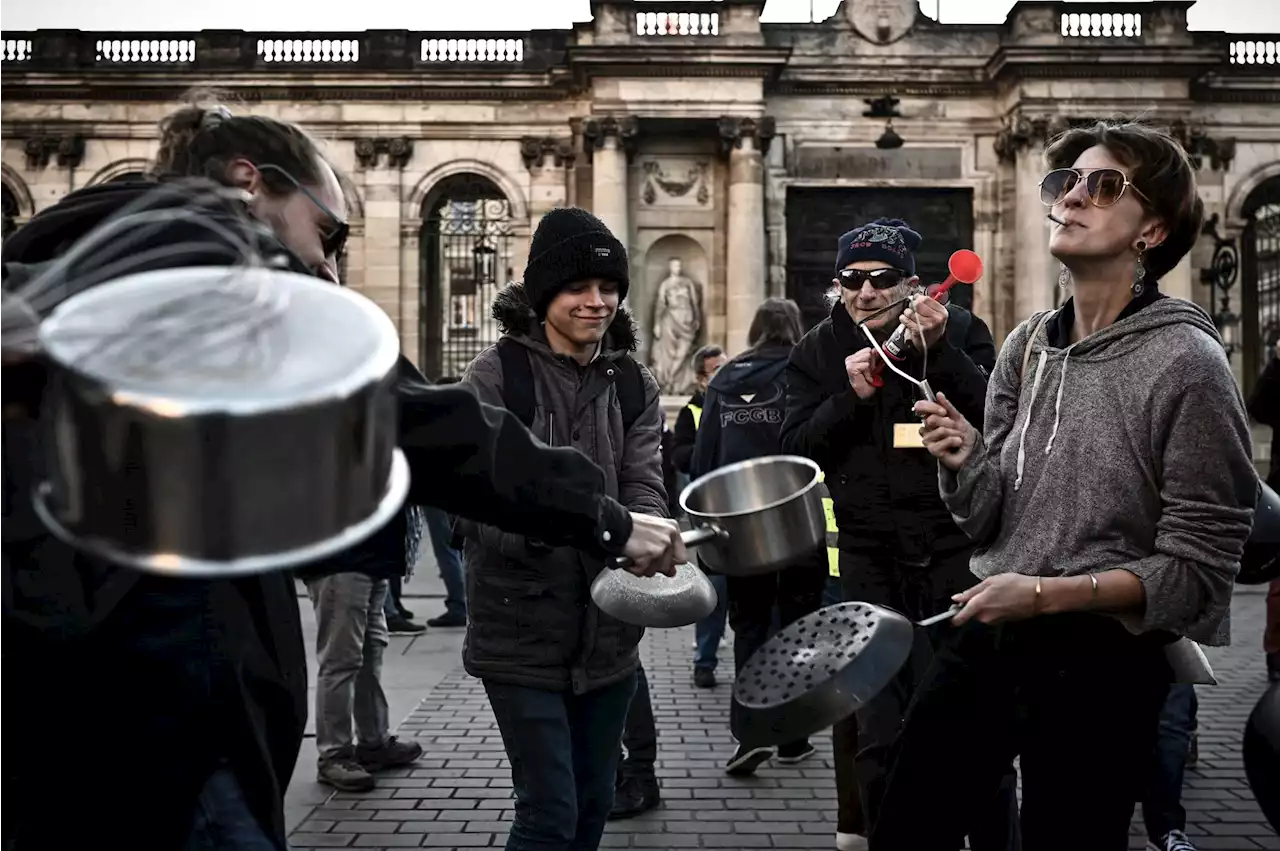 VIDÉOS - Pendant l’allocution de Macron, des concerts de casseroles