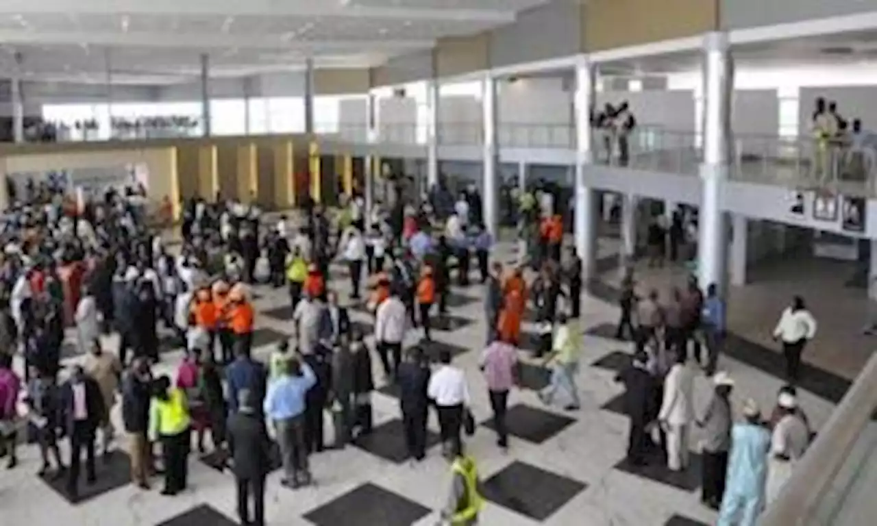 Two-Day Warning Strike: Passengers Stranded As Nigerian Aviation Workers Ground Airport Operations, Block Lagos Terminal | Sahara Reporters