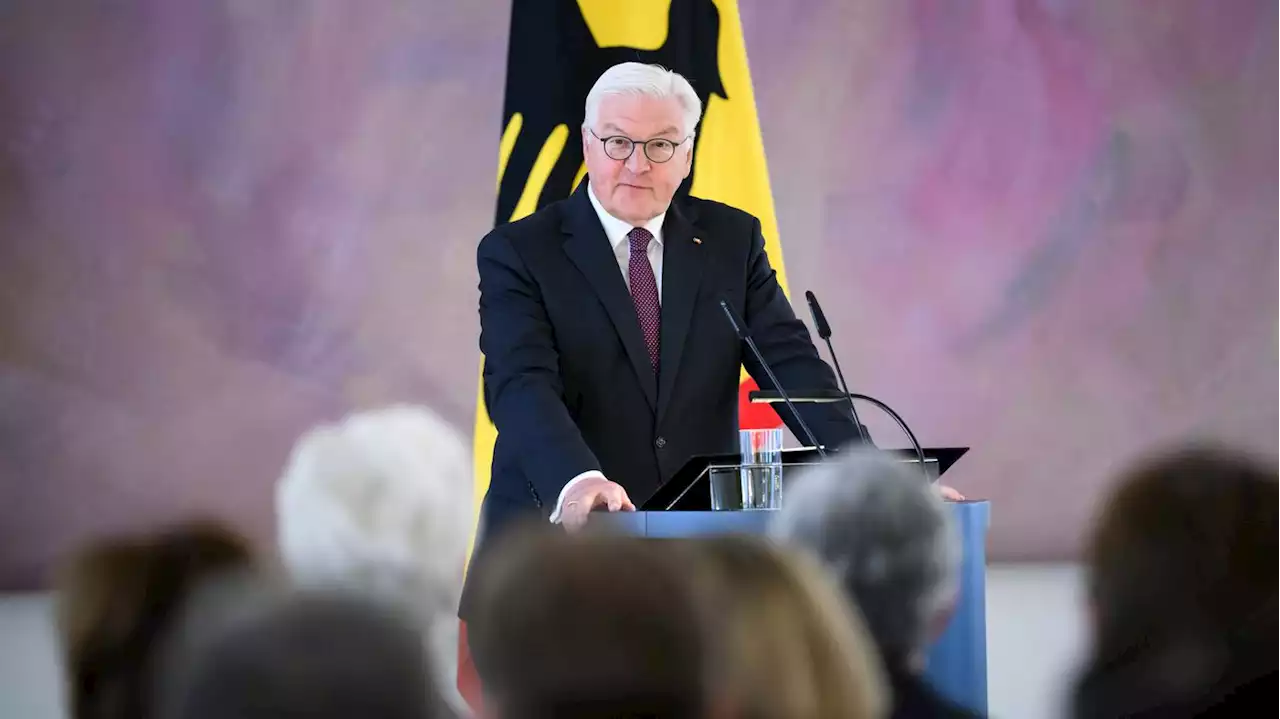 Ein Orden für zwei: Steinmeier adelt nicht nur Merkel, sondern entlastet auch sich selbst