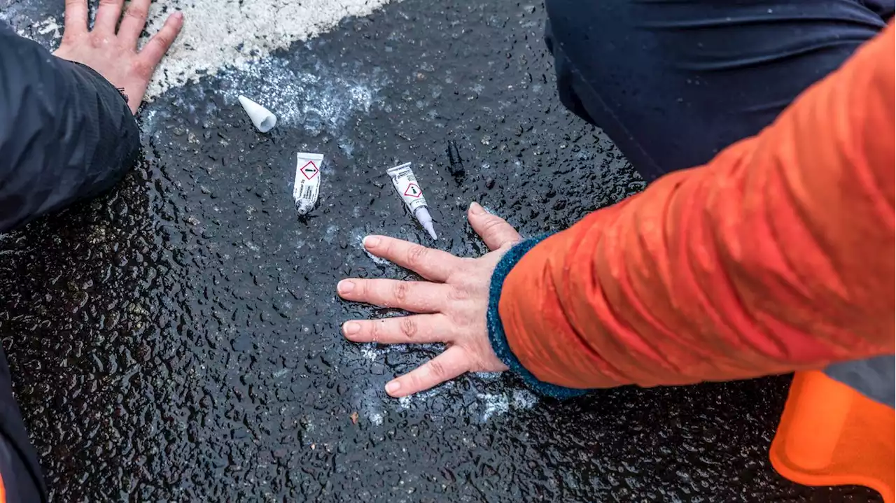 Vor Klimablockaden in Berlin : Unkonkret, falscher Paragraf – Gericht hebt Klebeverbot der Polizei auf