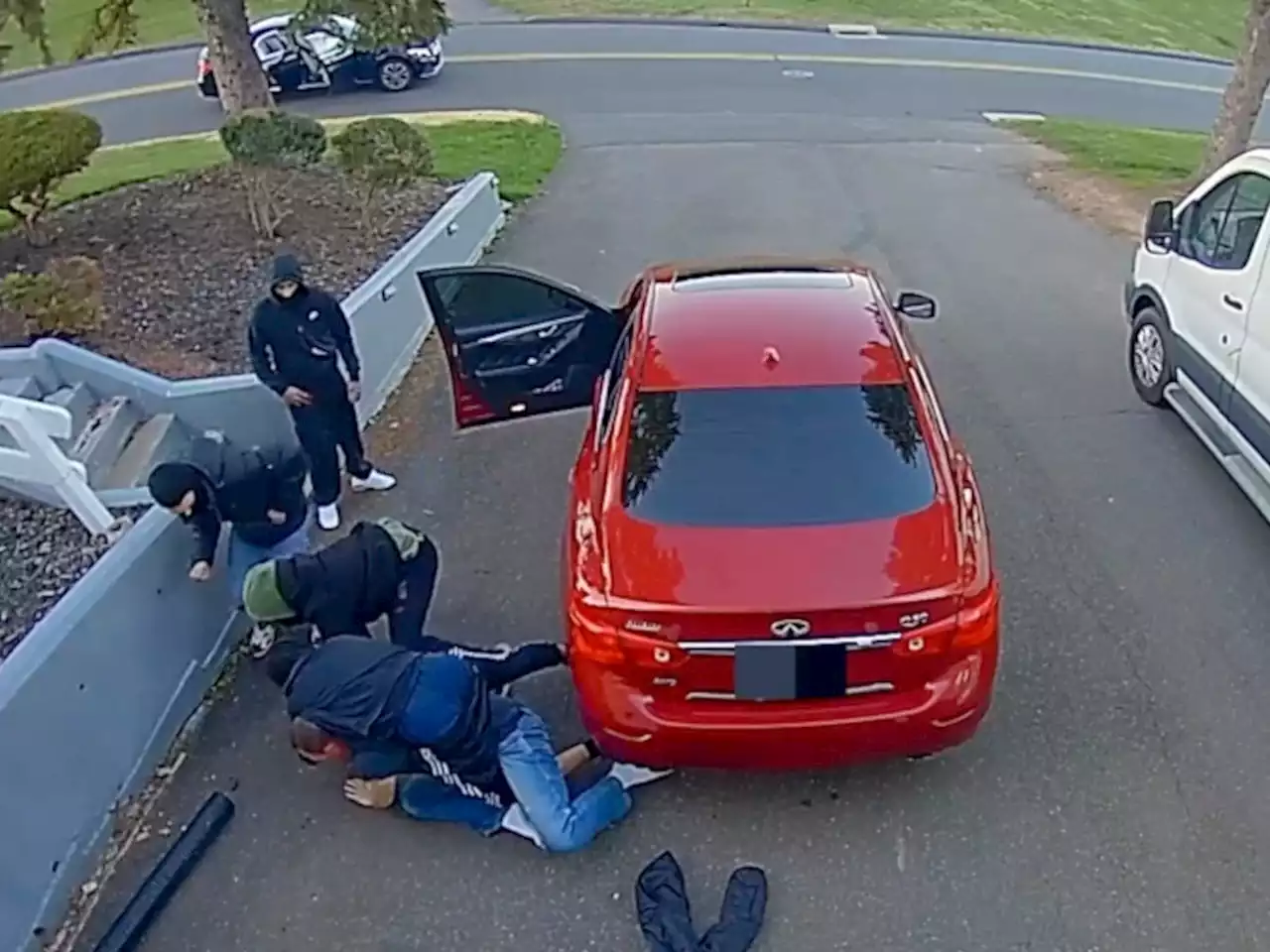 CAUGHT ON CAMERA: Homeowner attacked by 4 assailants during reported burglary of a car in Connecticut