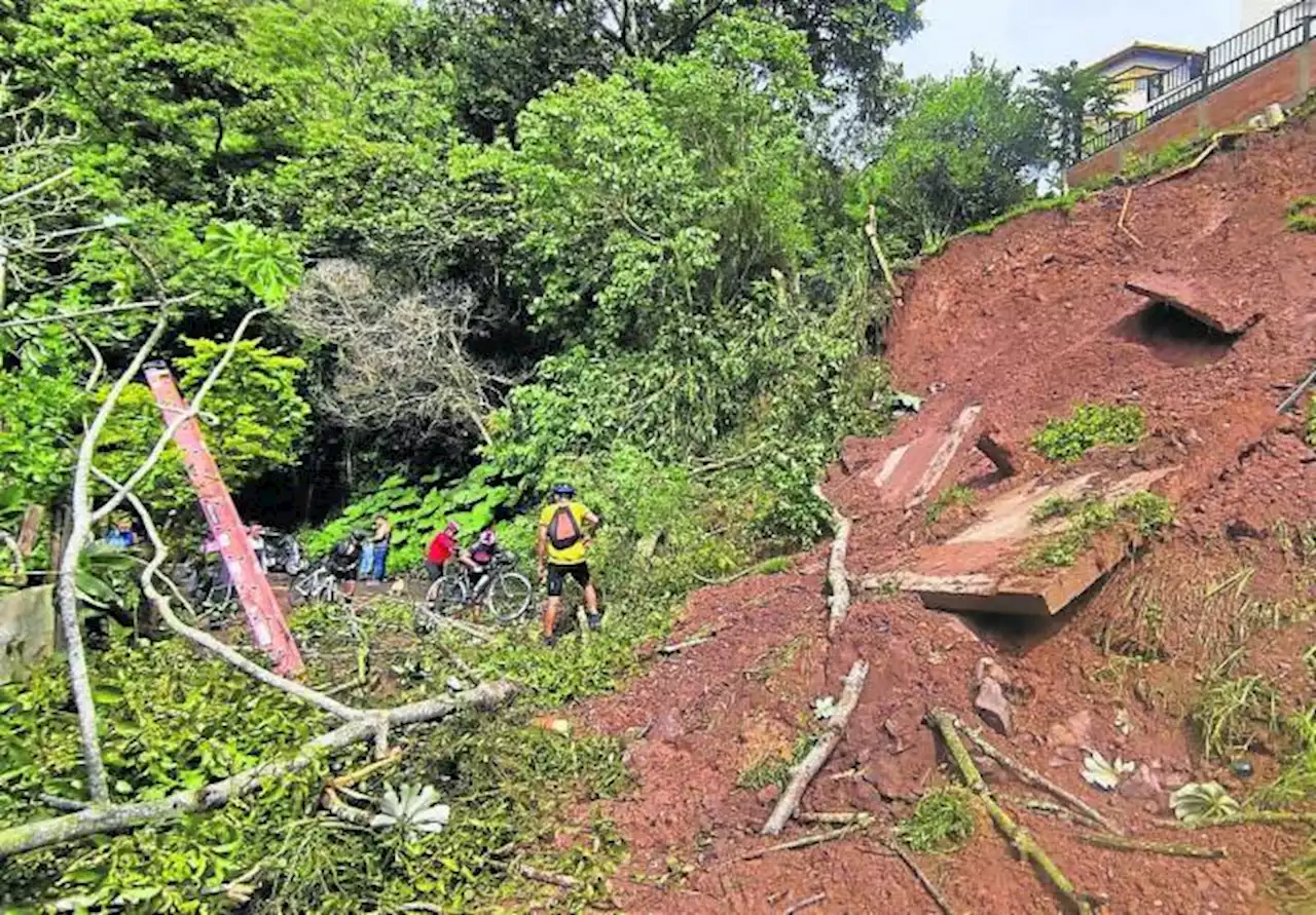 Persiste emergencia vial por derrumbes en vías a La Mesa de Los Santos