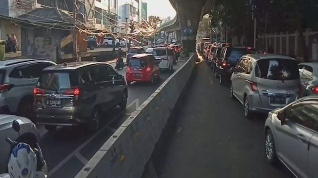 Bikin Macet Parah, Dishub DKI Tak Lagi Tutup Simpang Santa