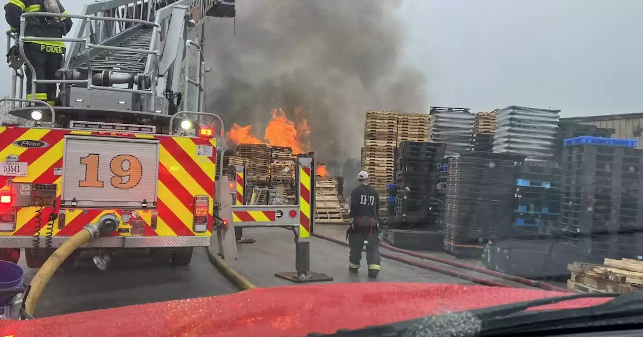 Heavy fire on Indy’s south side breaks out at pallet yard